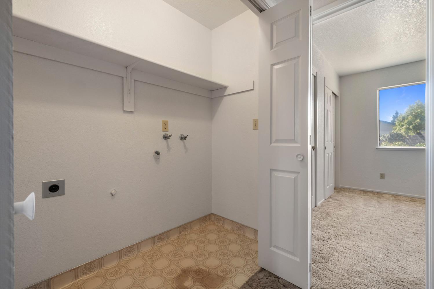 1050 W Tuolumne Rd, Turlock, CA 95382