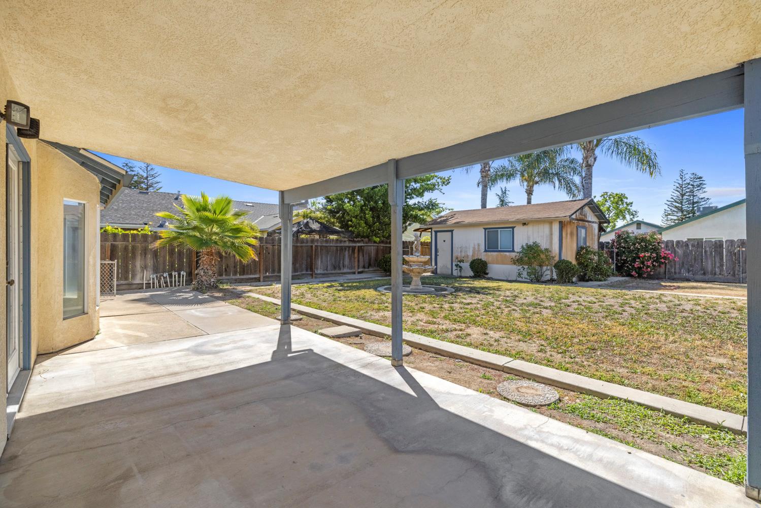 1050 W Tuolumne Rd, Turlock, CA 95382