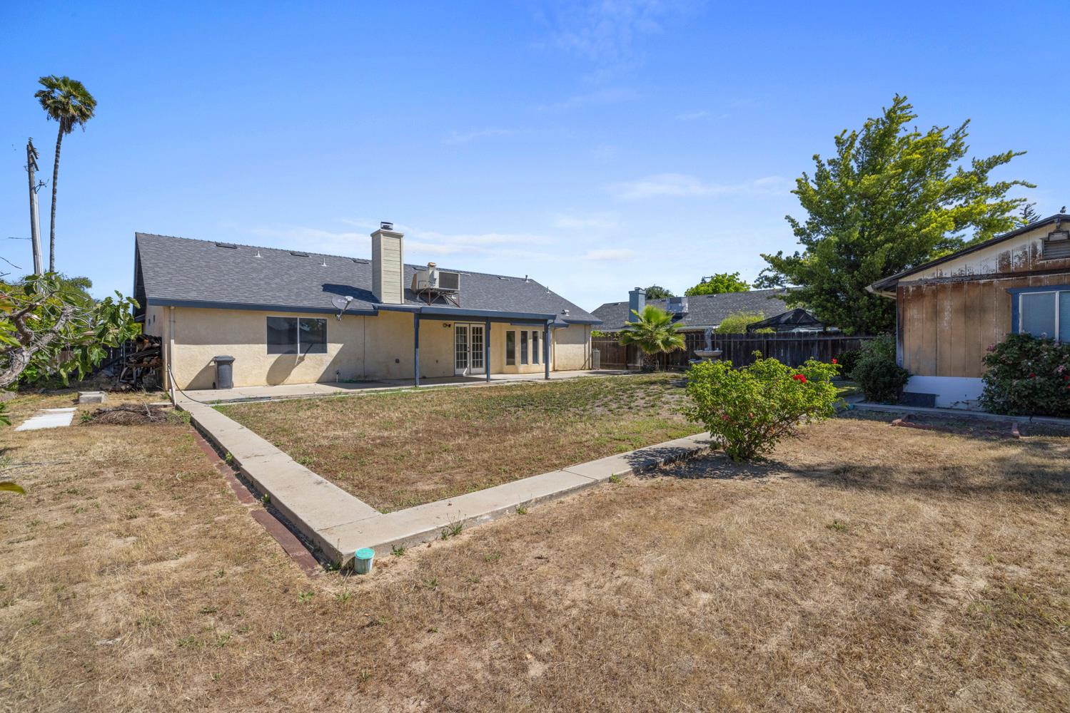 1050 W Tuolumne Rd, Turlock, CA 95382