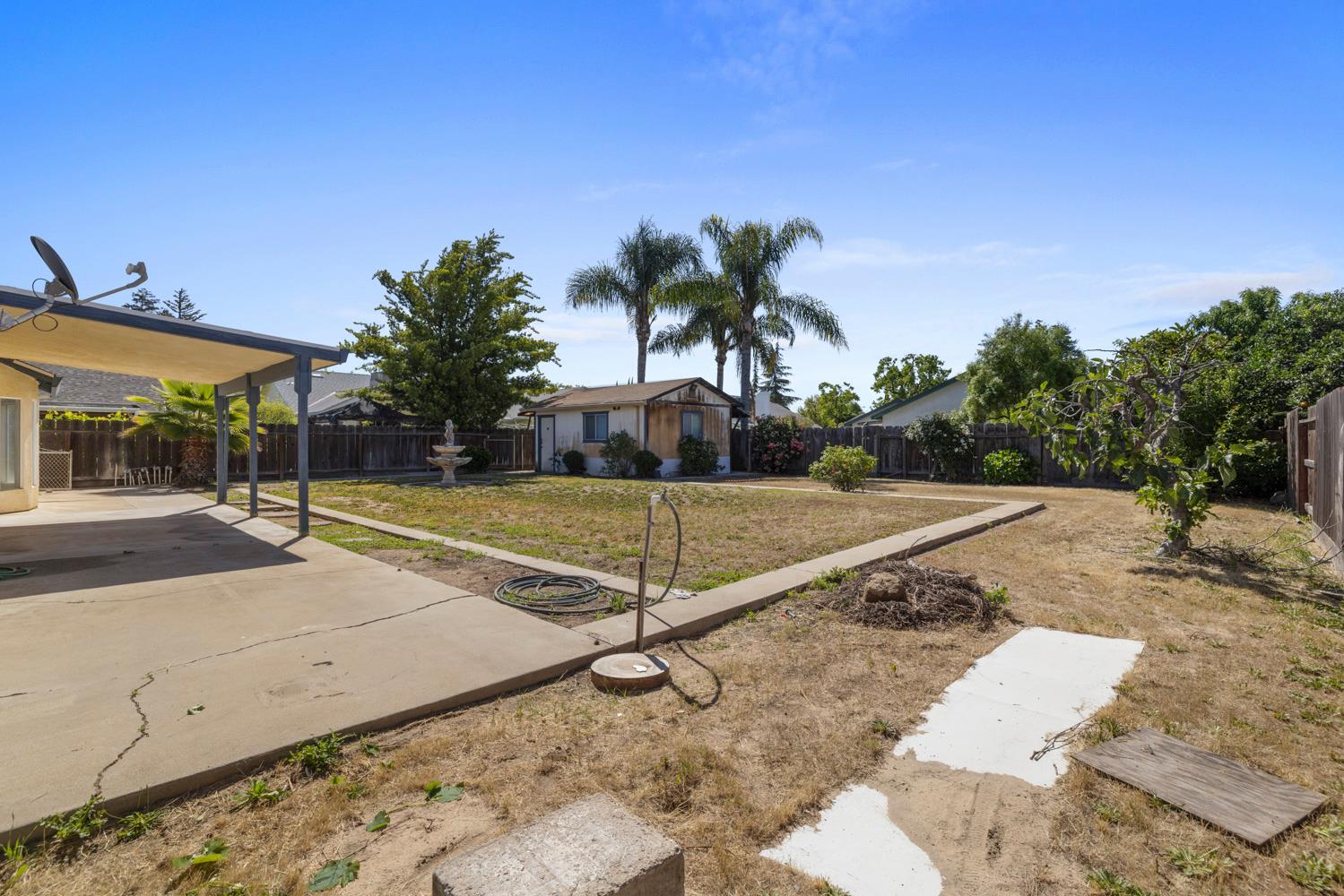 1050 W Tuolumne Rd, Turlock, CA 95382