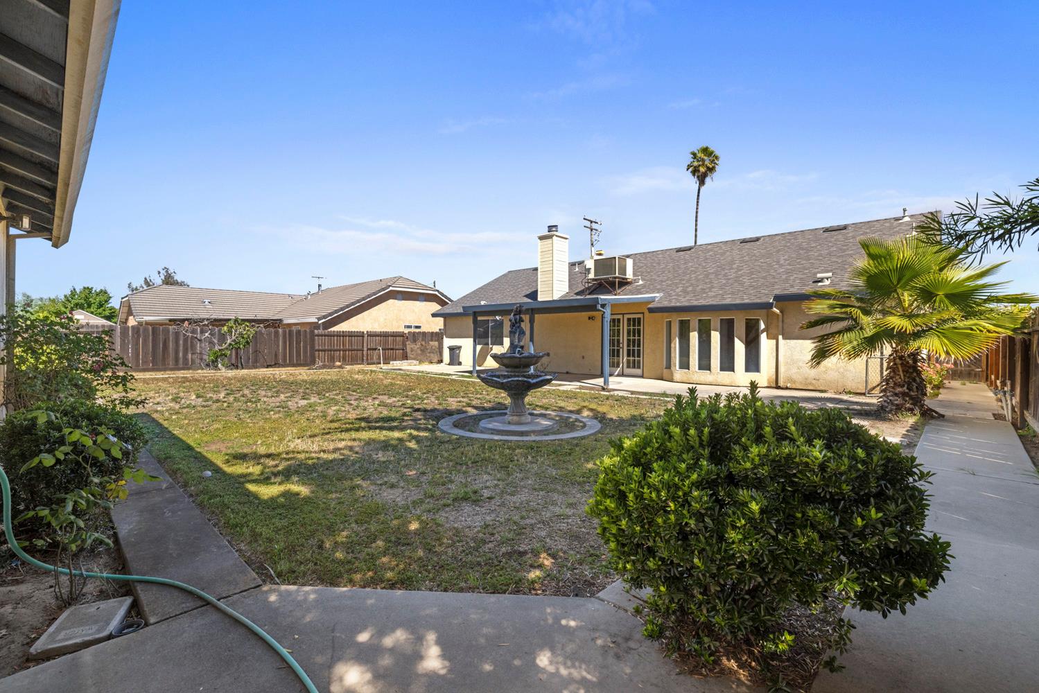 1050 W Tuolumne Rd, Turlock, CA 95382