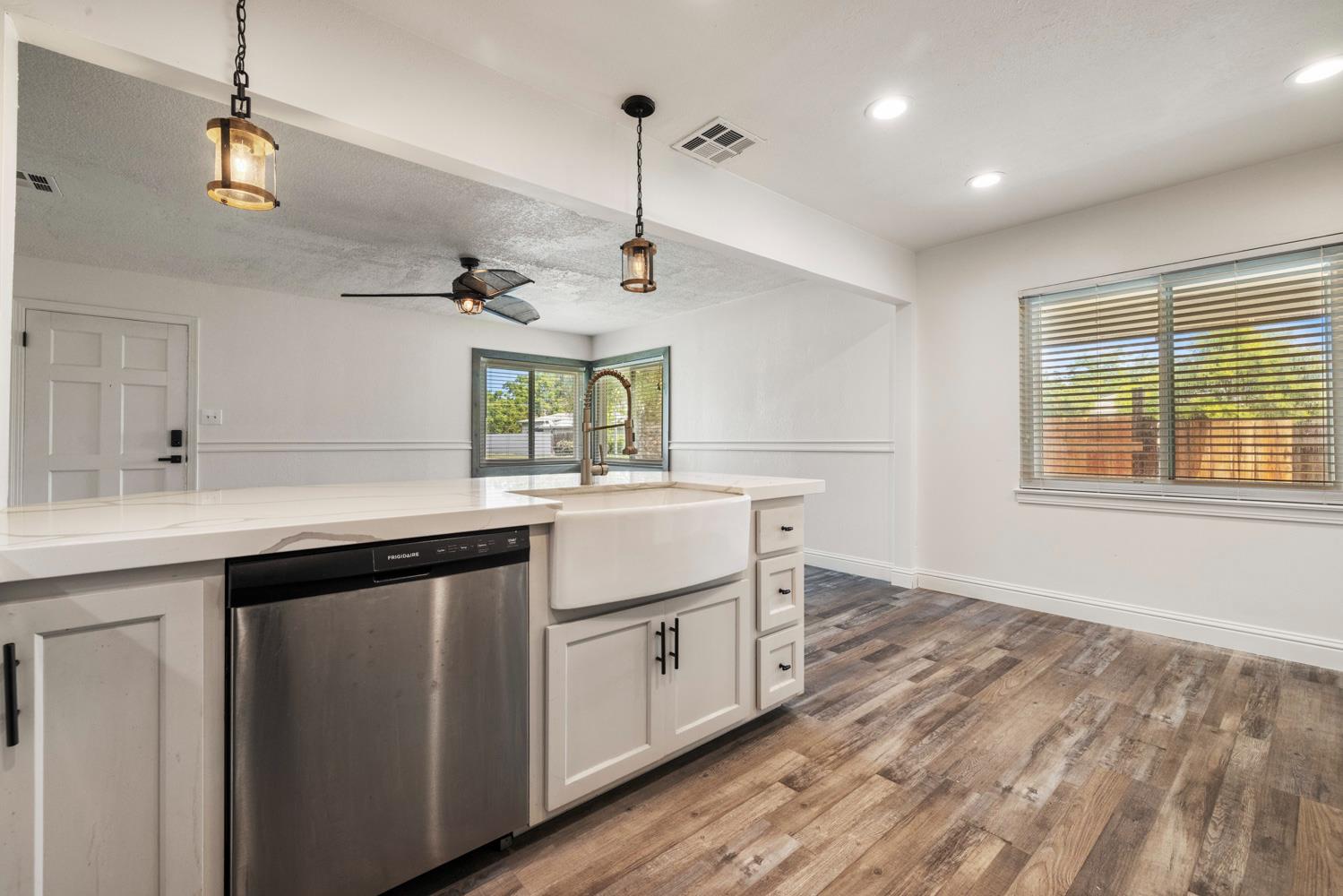 244 Emerson Ave, Modesto, CA 95350