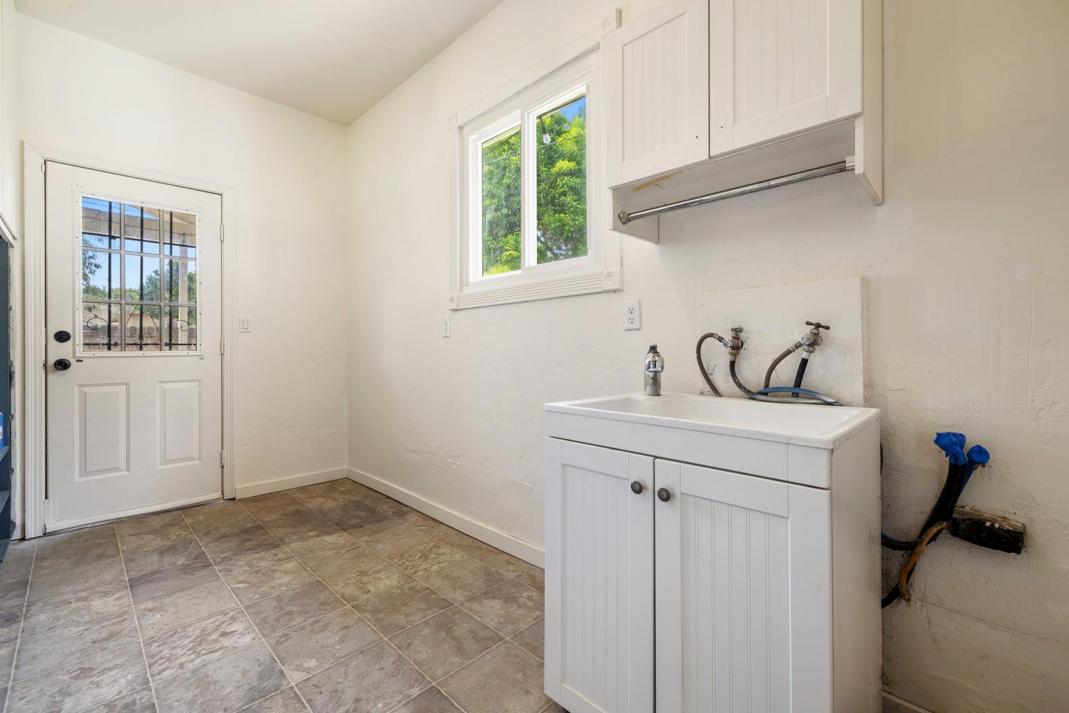 244 Emerson Ave, Modesto, CA 95350