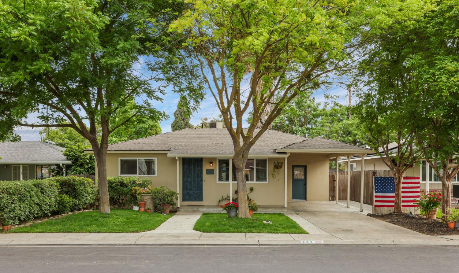 134 E Washington St, Ripon, CA 95366