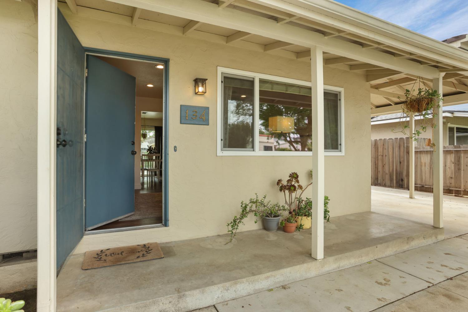 134 E Washington St, Ripon, CA 95366