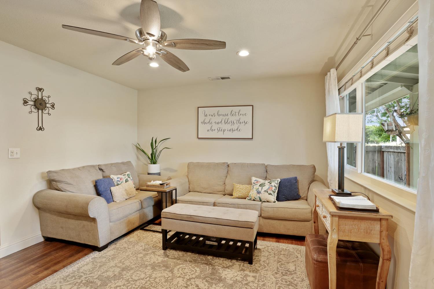 134 E Washington St, Ripon, CA 95366