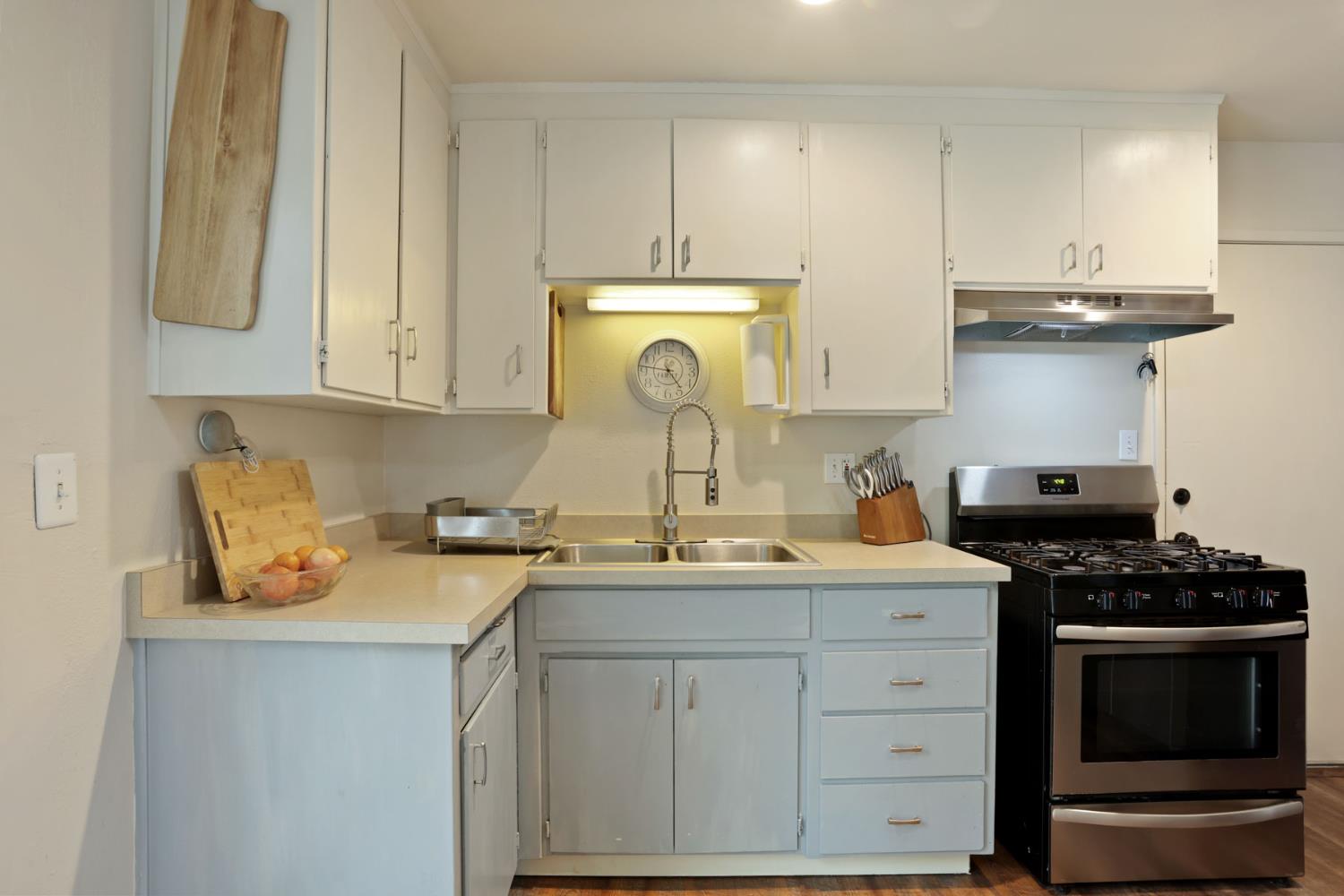 134 E Washington St, Ripon, CA 95366