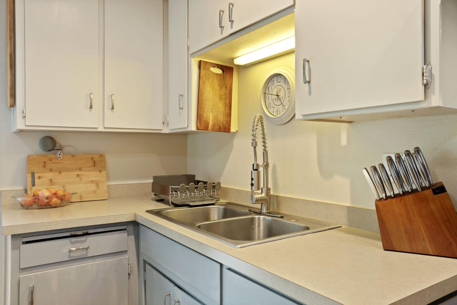 134 E Washington St, Ripon, CA 95366