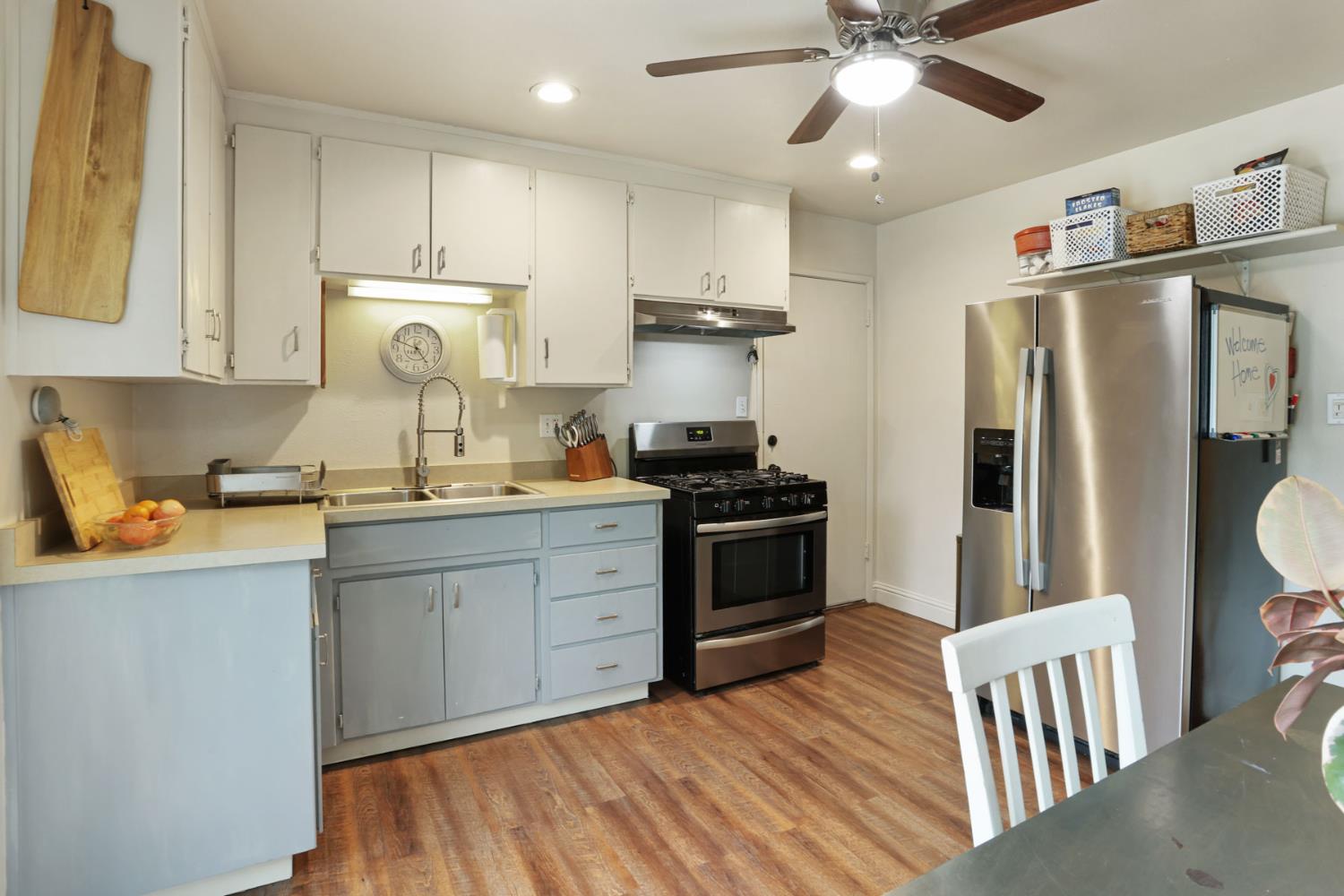 134 E Washington St, Ripon, CA 95366