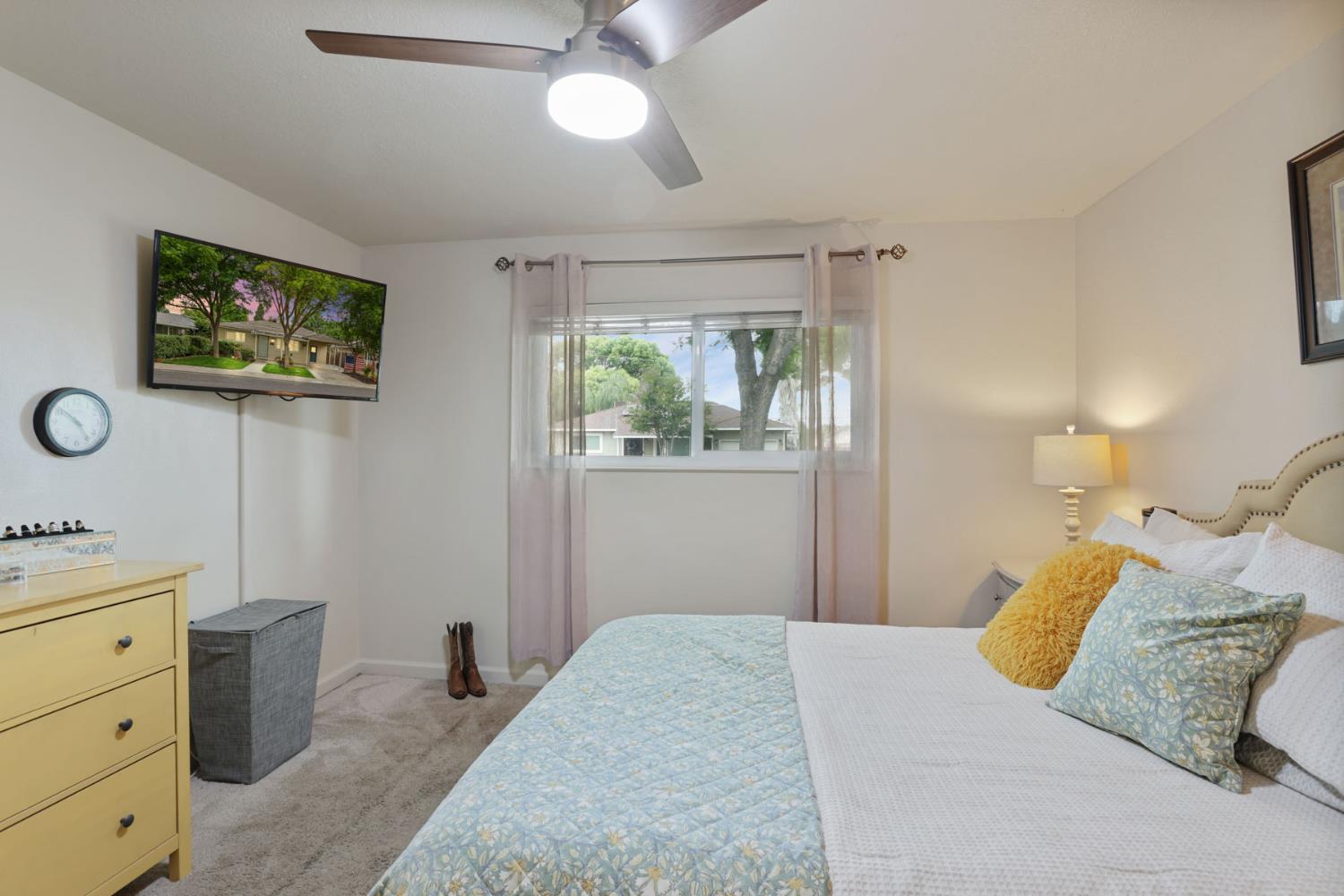 134 E Washington St, Ripon, CA 95366