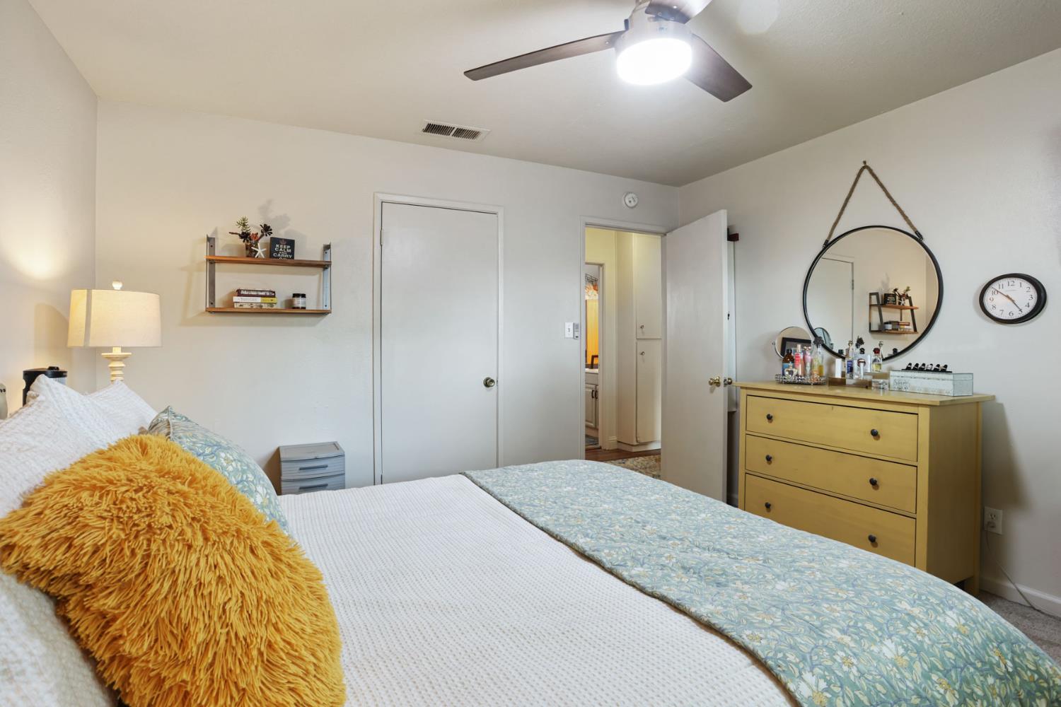 134 E Washington St, Ripon, CA 95366