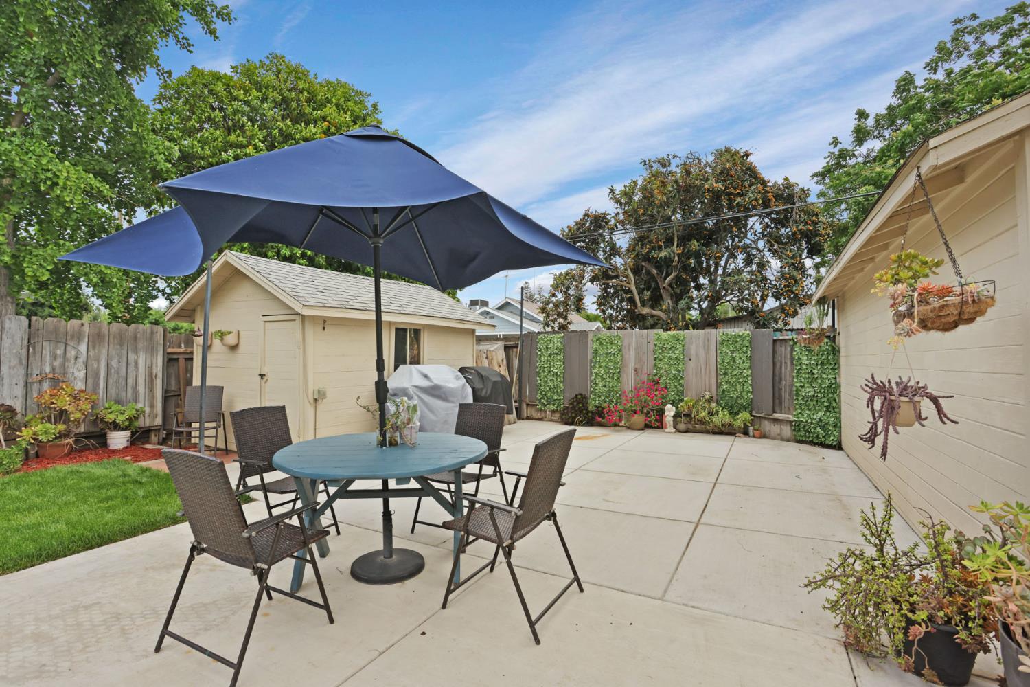 134 E Washington St, Ripon, CA 95366