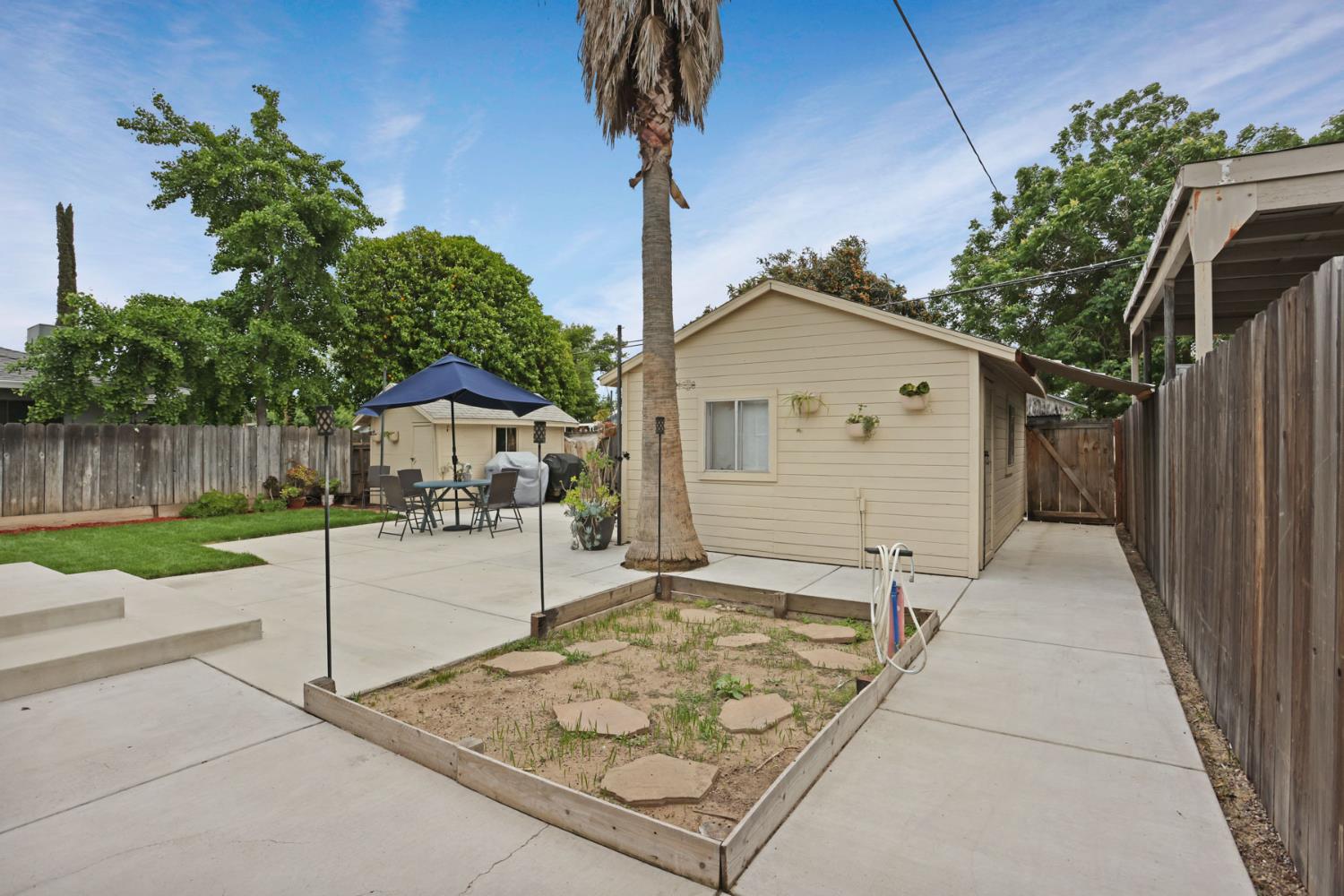 134 E Washington St, Ripon, CA 95366