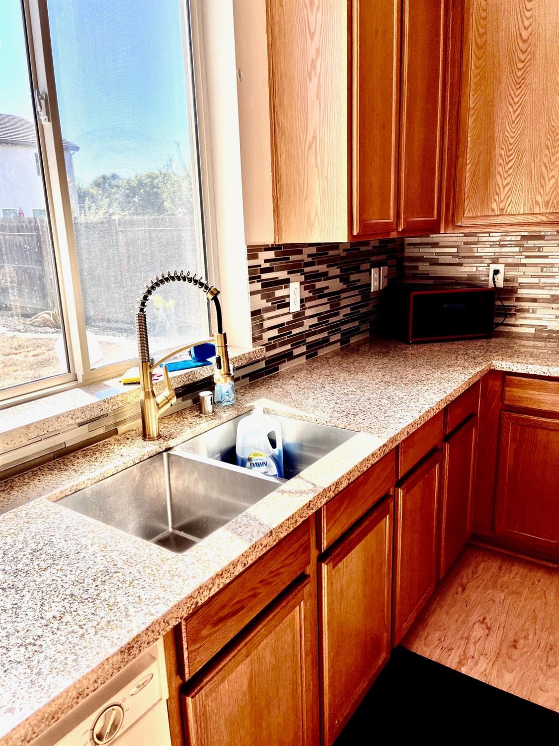 1450 Longhorn Ln, Patterson, CA 95363