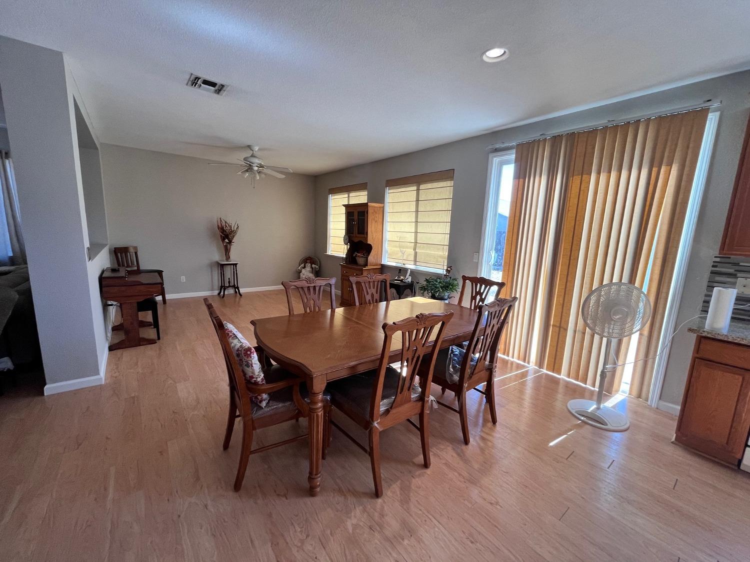 1450 Longhorn Ln, Patterson, CA 95363