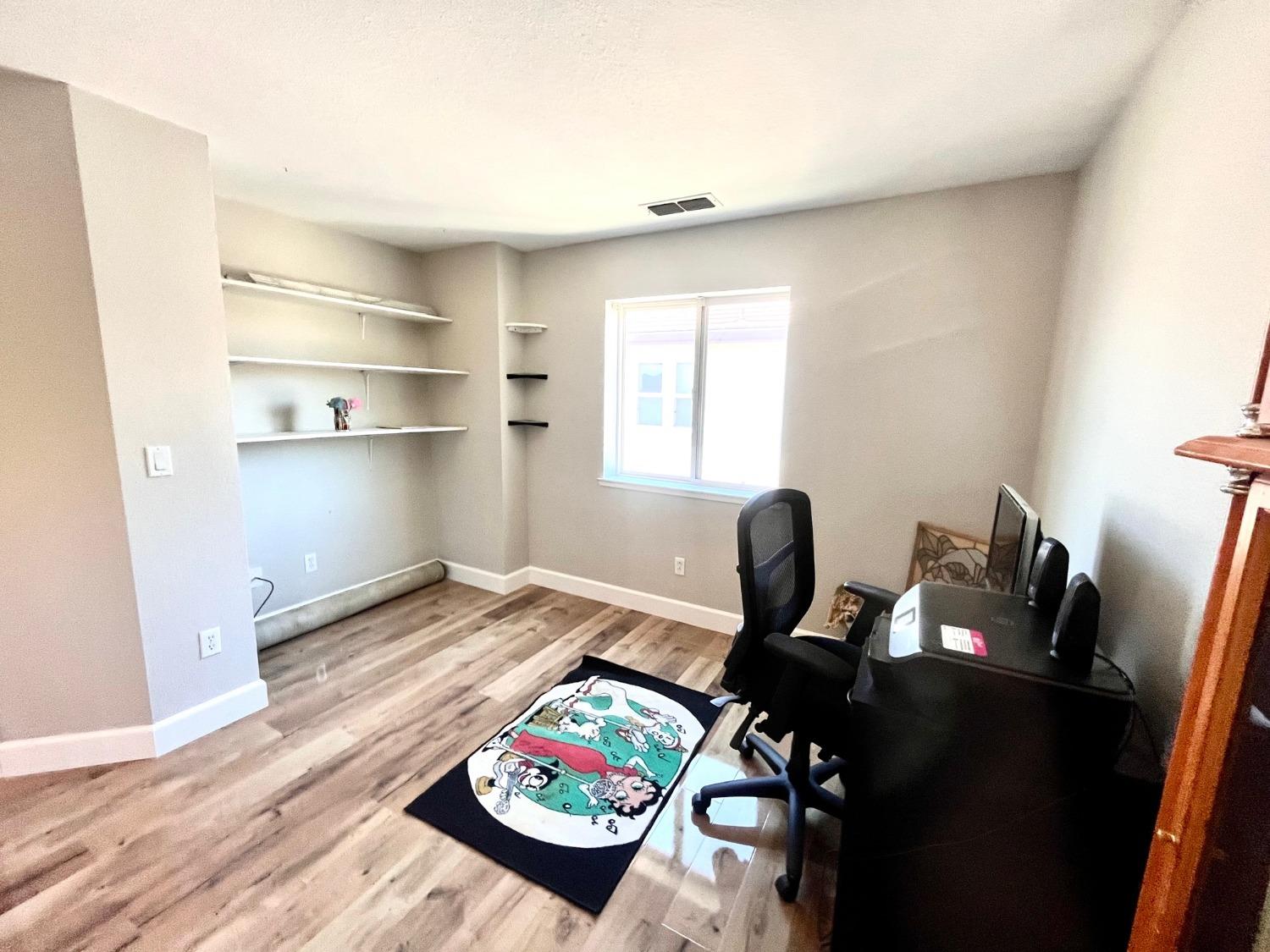 1450 Longhorn Ln, Patterson, CA 95363