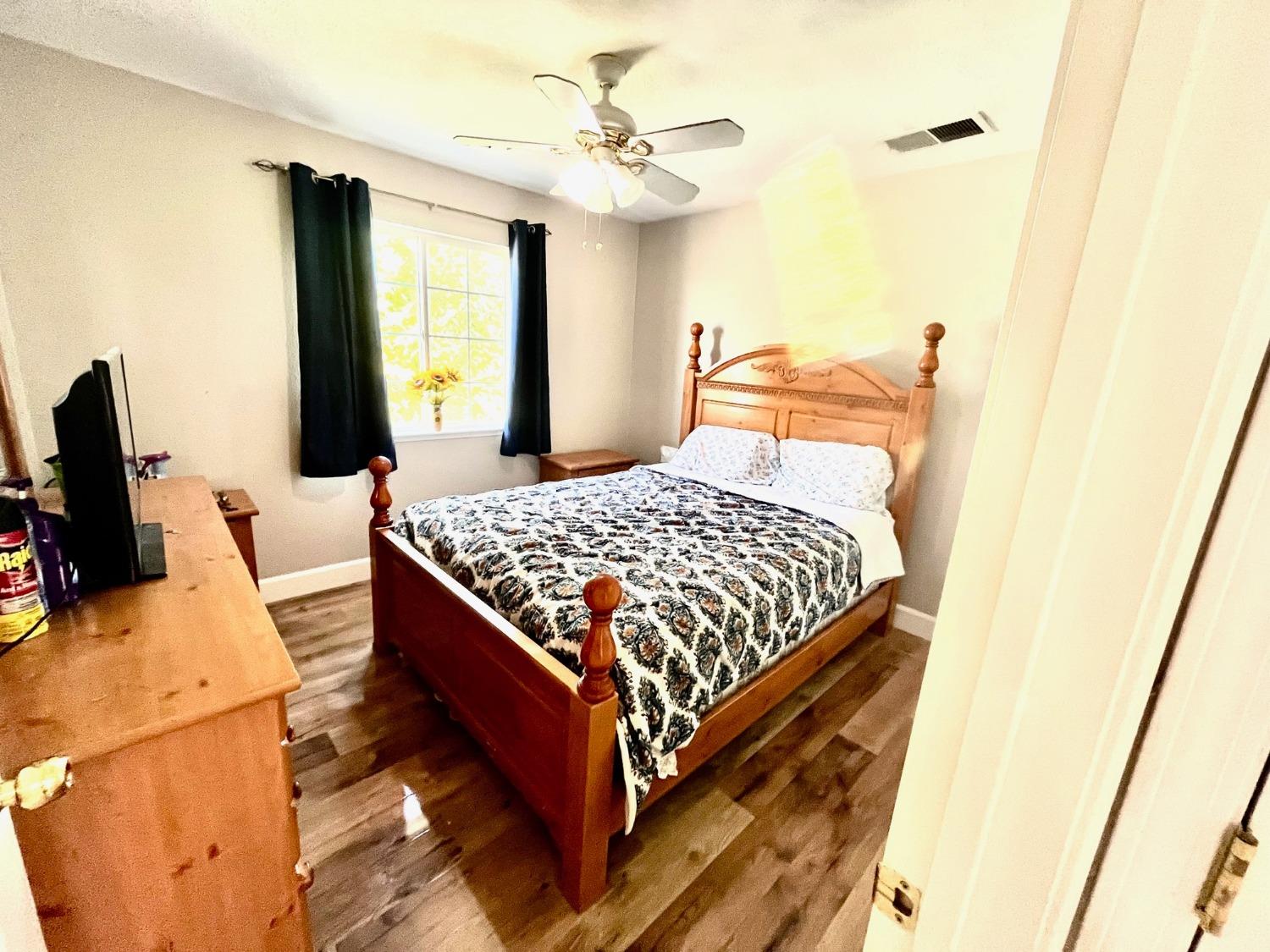 1450 Longhorn Ln, Patterson, CA 95363