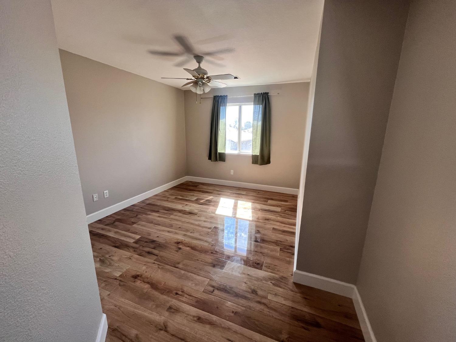 1450 Longhorn Ln, Patterson, CA 95363