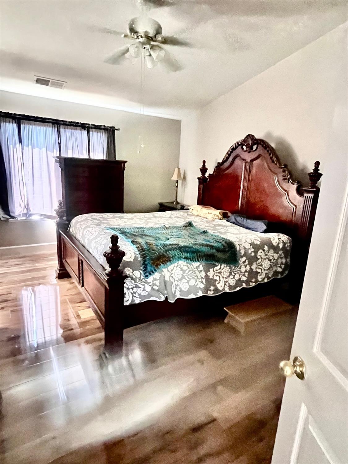 1450 Longhorn Ln, Patterson, CA 95363