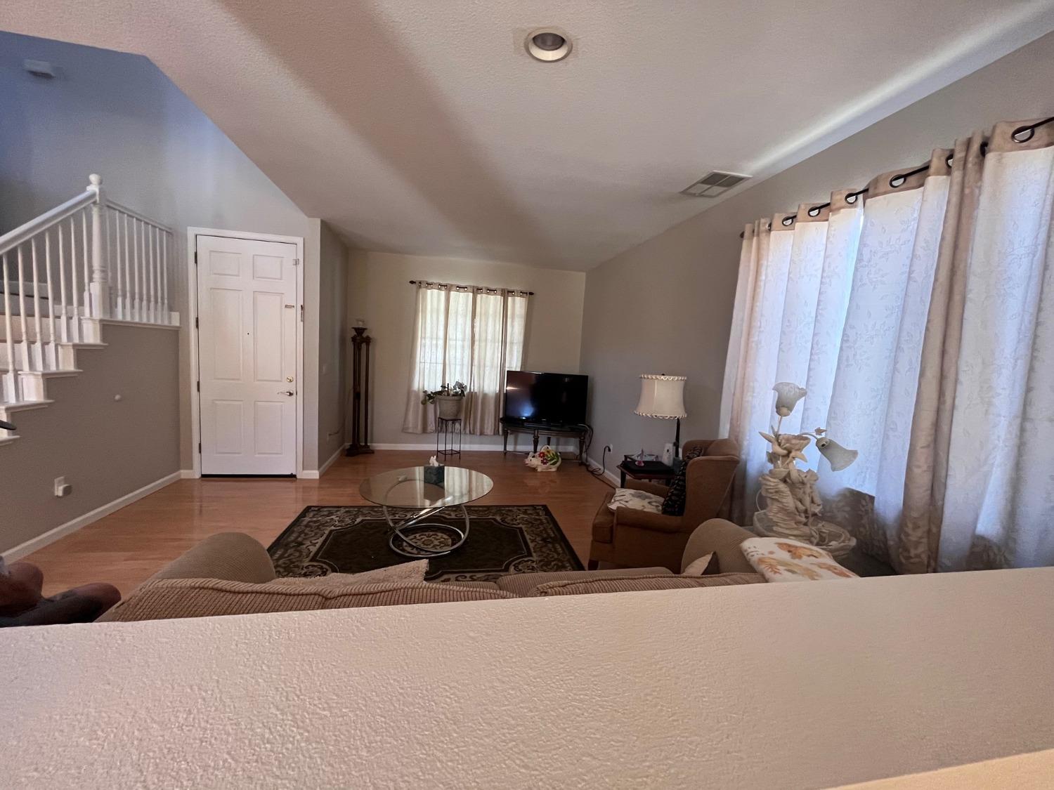 1450 Longhorn Ln, Patterson, CA 95363