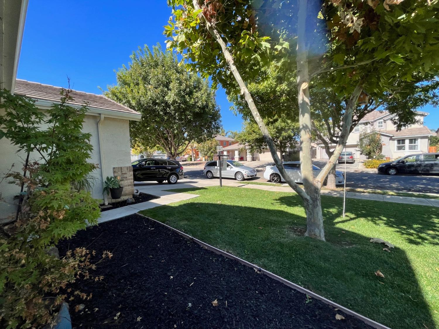 1450 Longhorn Ln, Patterson, CA 95363