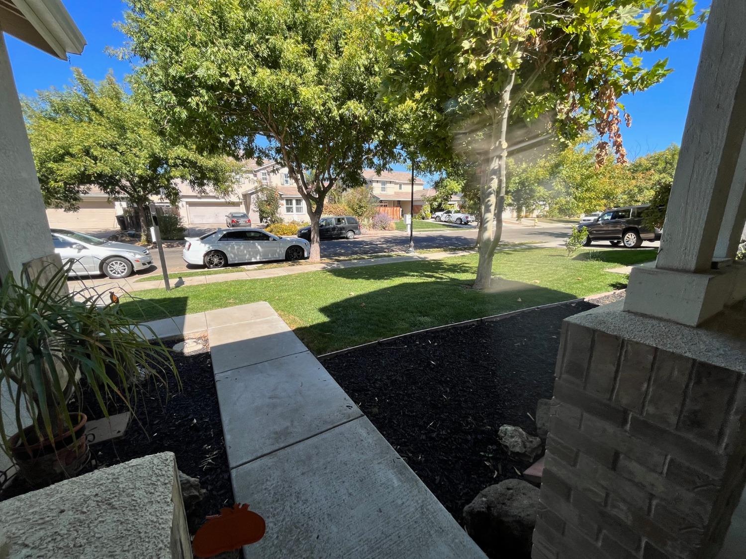 1450 Longhorn Ln, Patterson, CA 95363