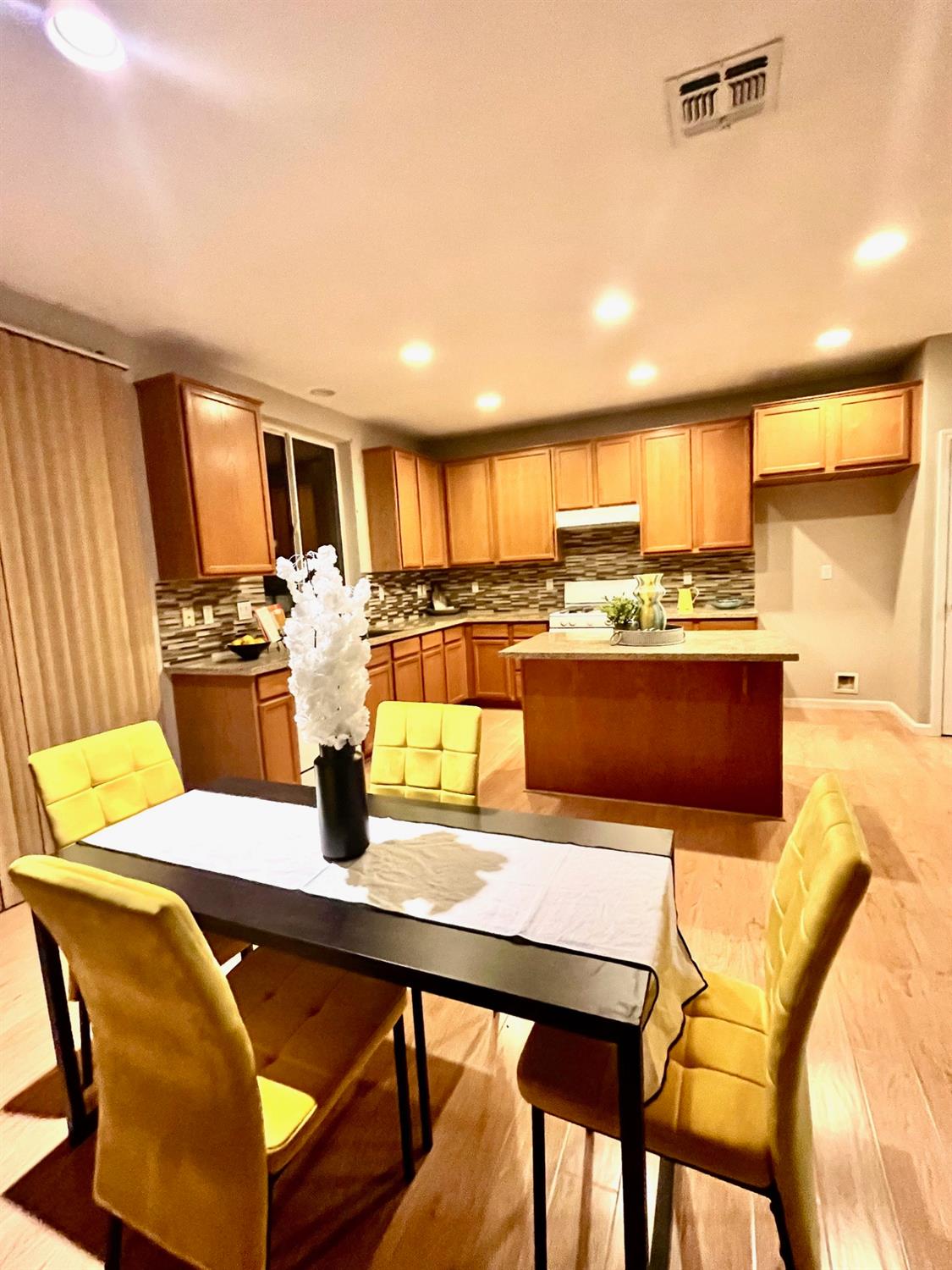 1450 Longhorn Ln, Patterson, CA 95363