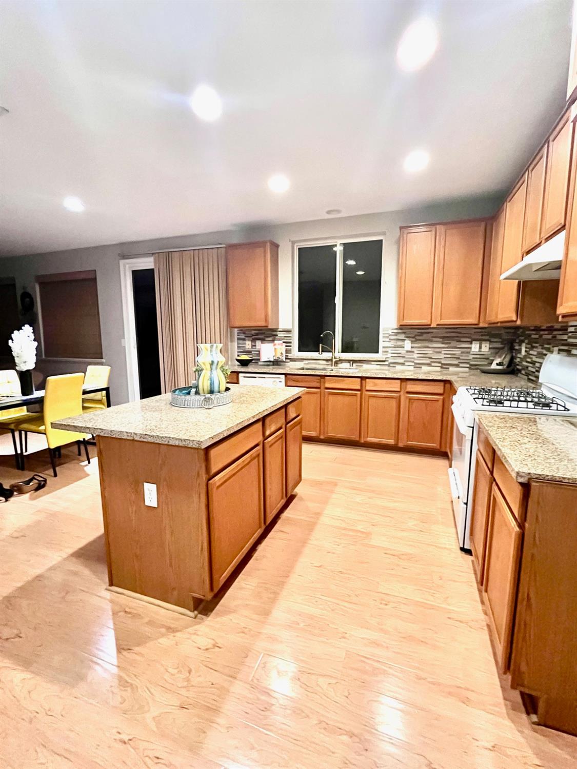 1450 Longhorn Ln, Patterson, CA 95363