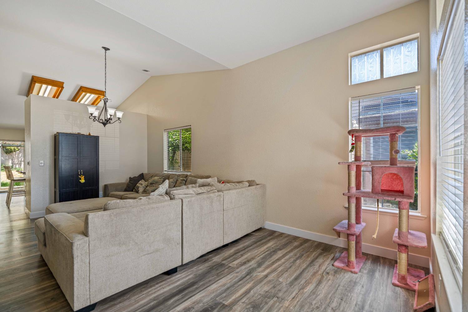 2131 Goldstone Way, Riverbank, CA 95367