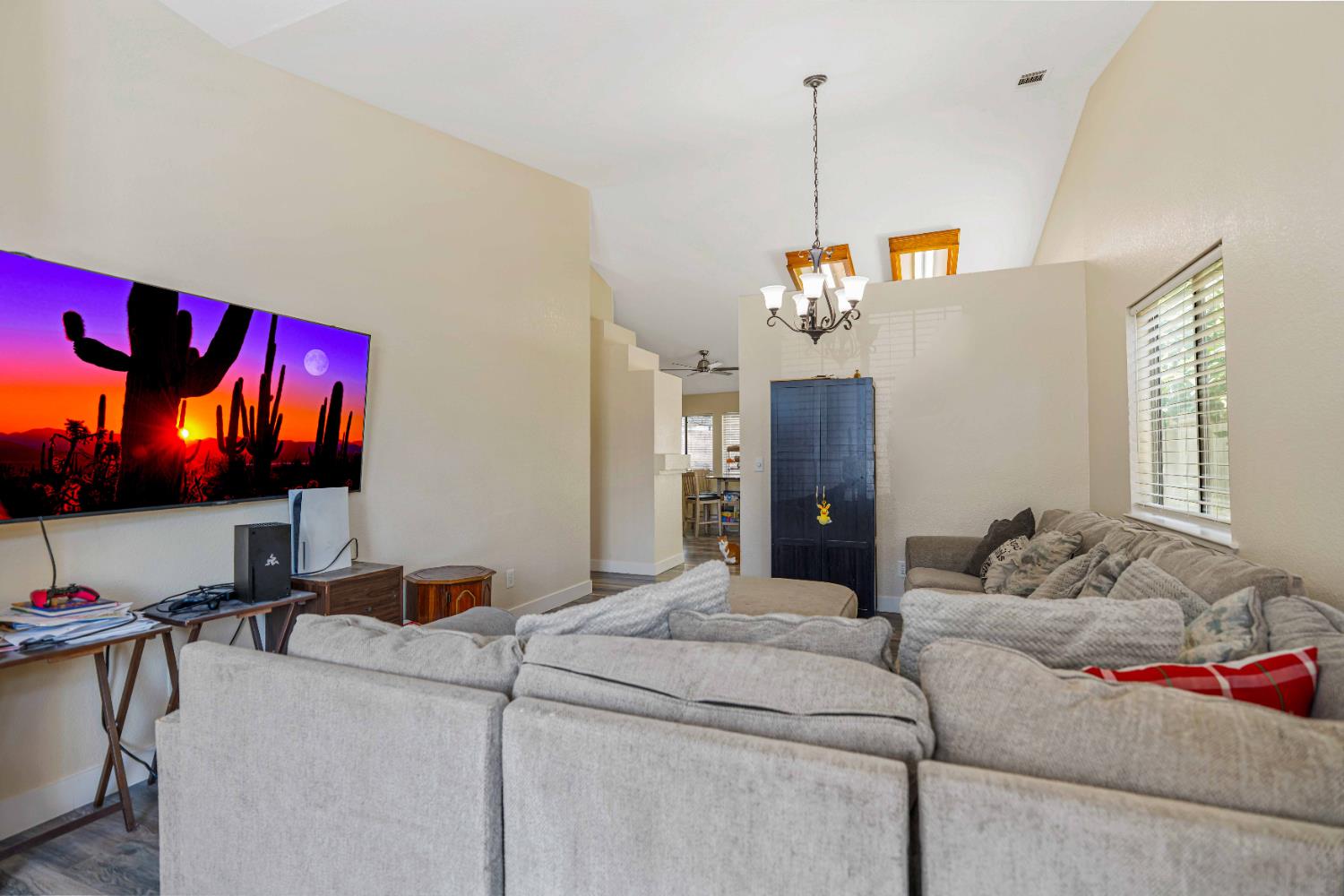 2131 Goldstone Way, Riverbank, CA 95367