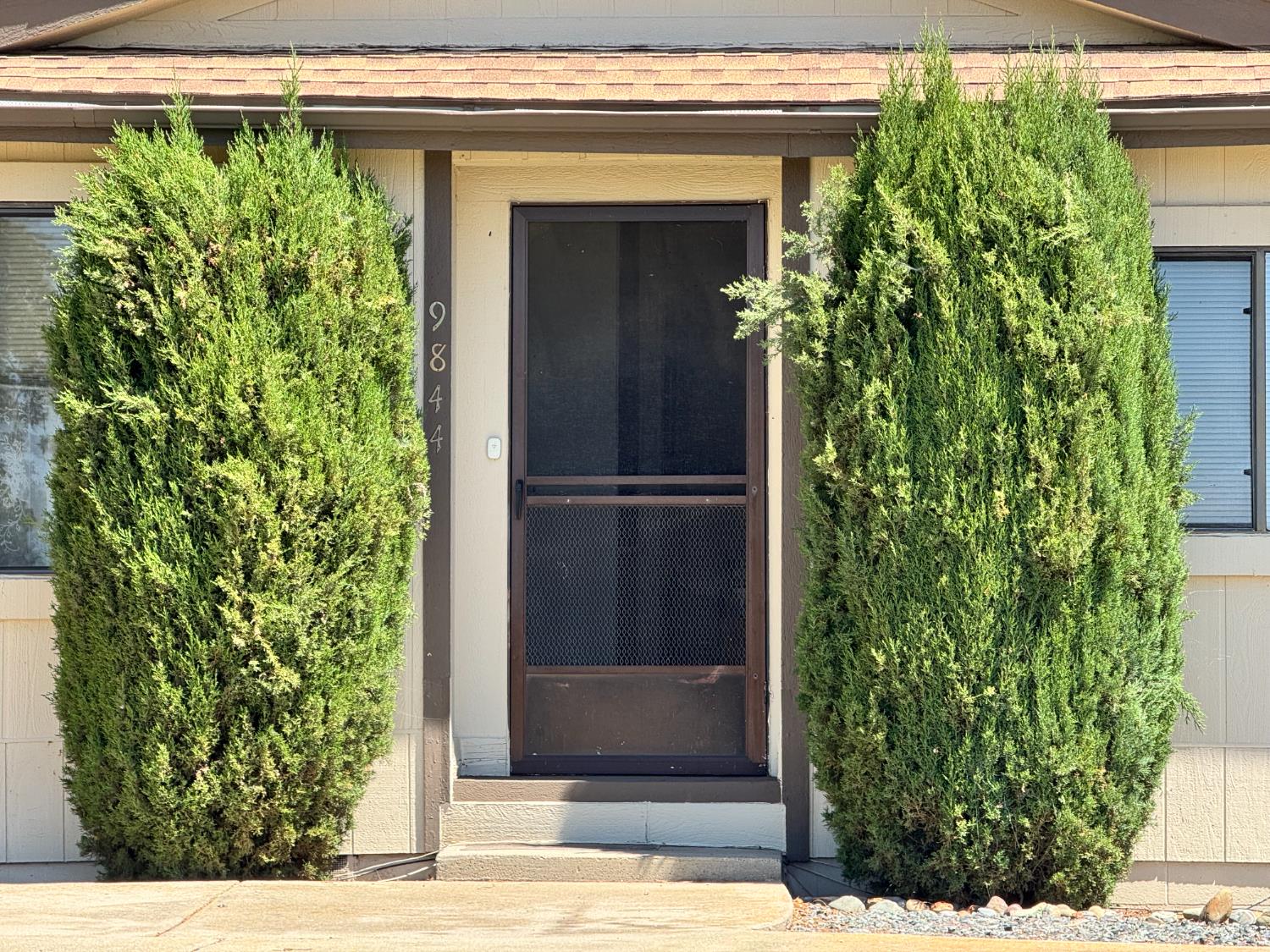 9844 Banderilla Dr, La Grange, CA 95329