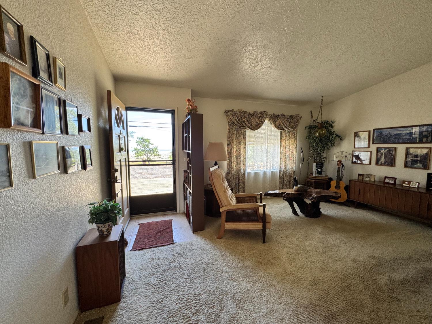 9844 Banderilla Dr, La Grange, CA 95329