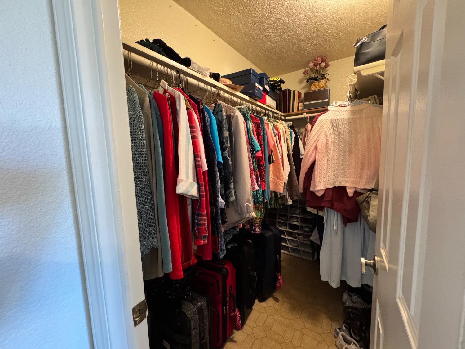 9844 Banderilla Dr, La Grange, CA 95329