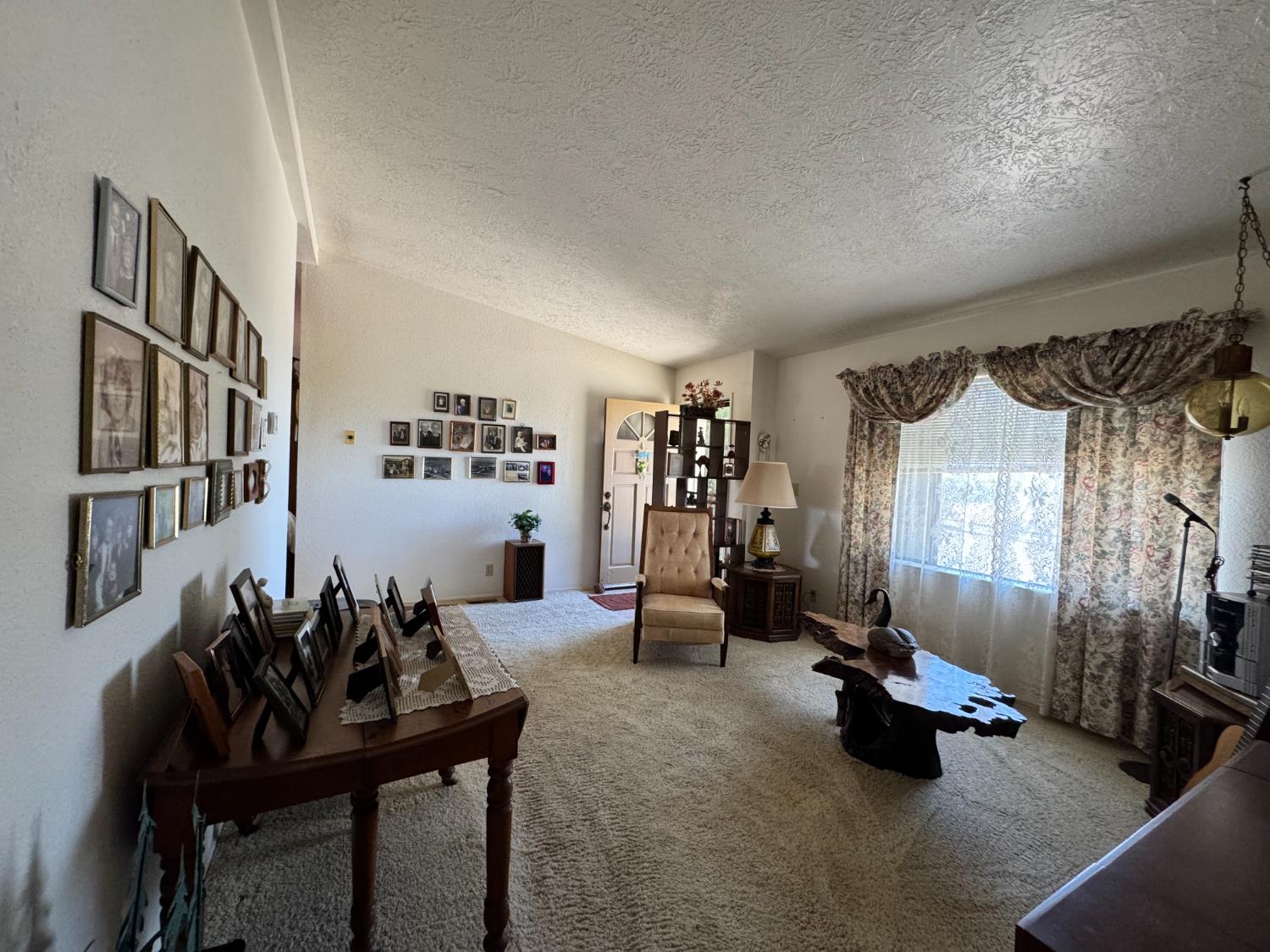 9844 Banderilla Dr, La Grange, CA 95329