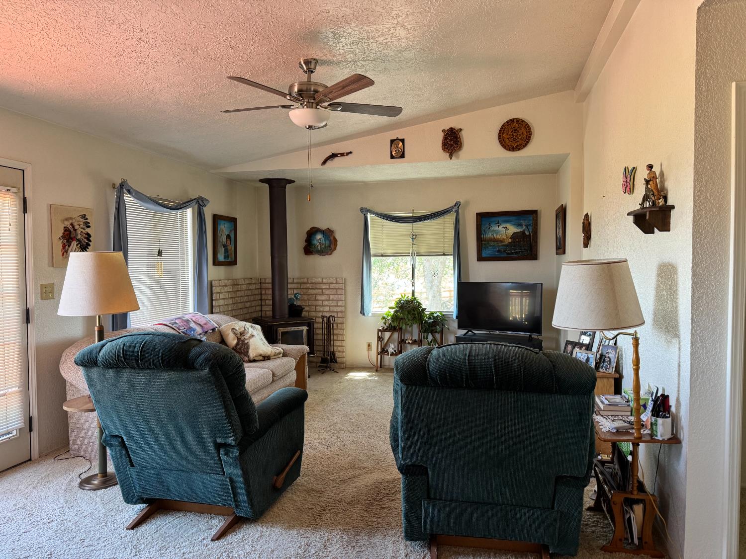 9844 Banderilla Dr, La Grange, CA 95329