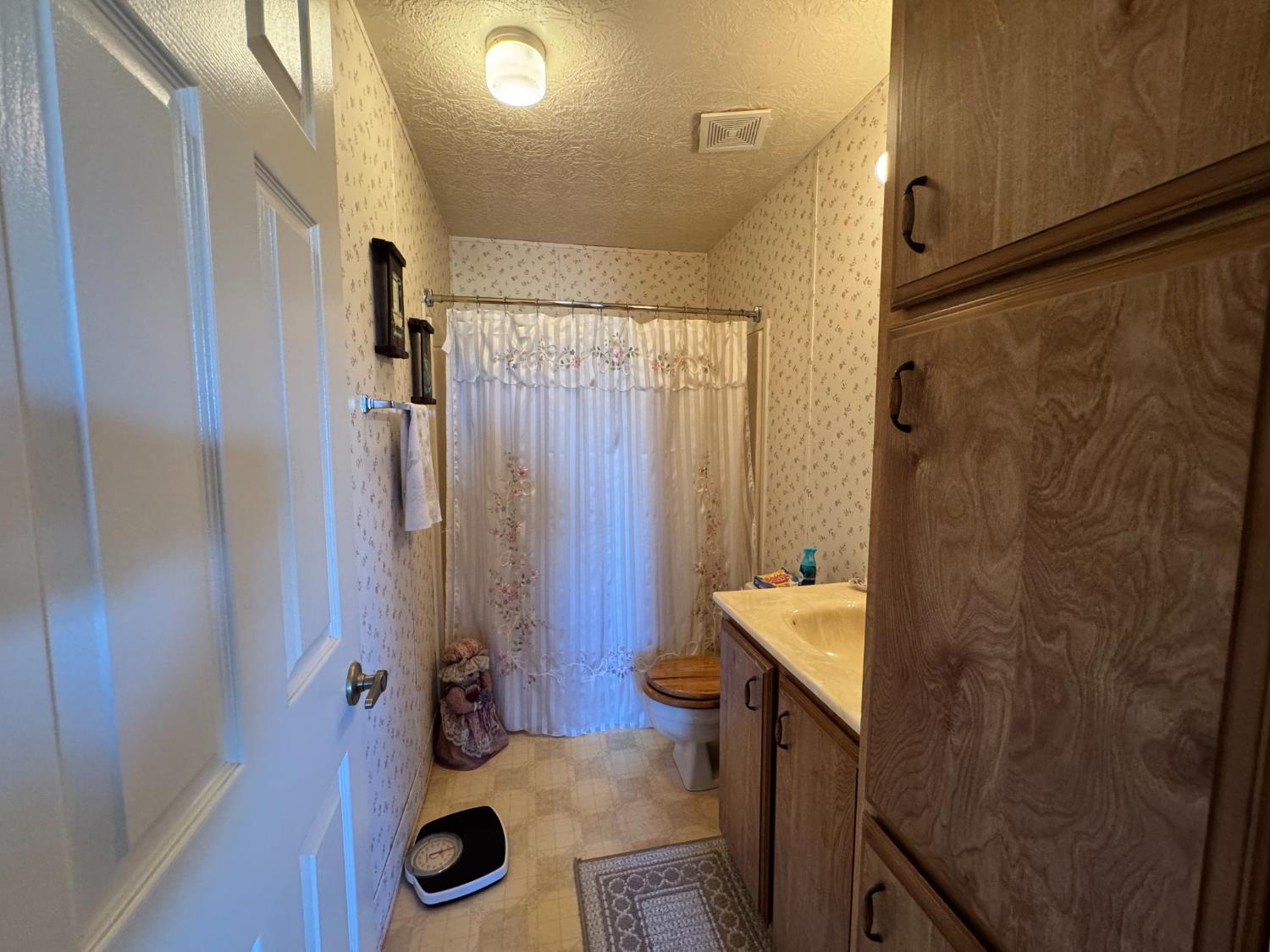 9844 Banderilla Dr, La Grange, CA 95329