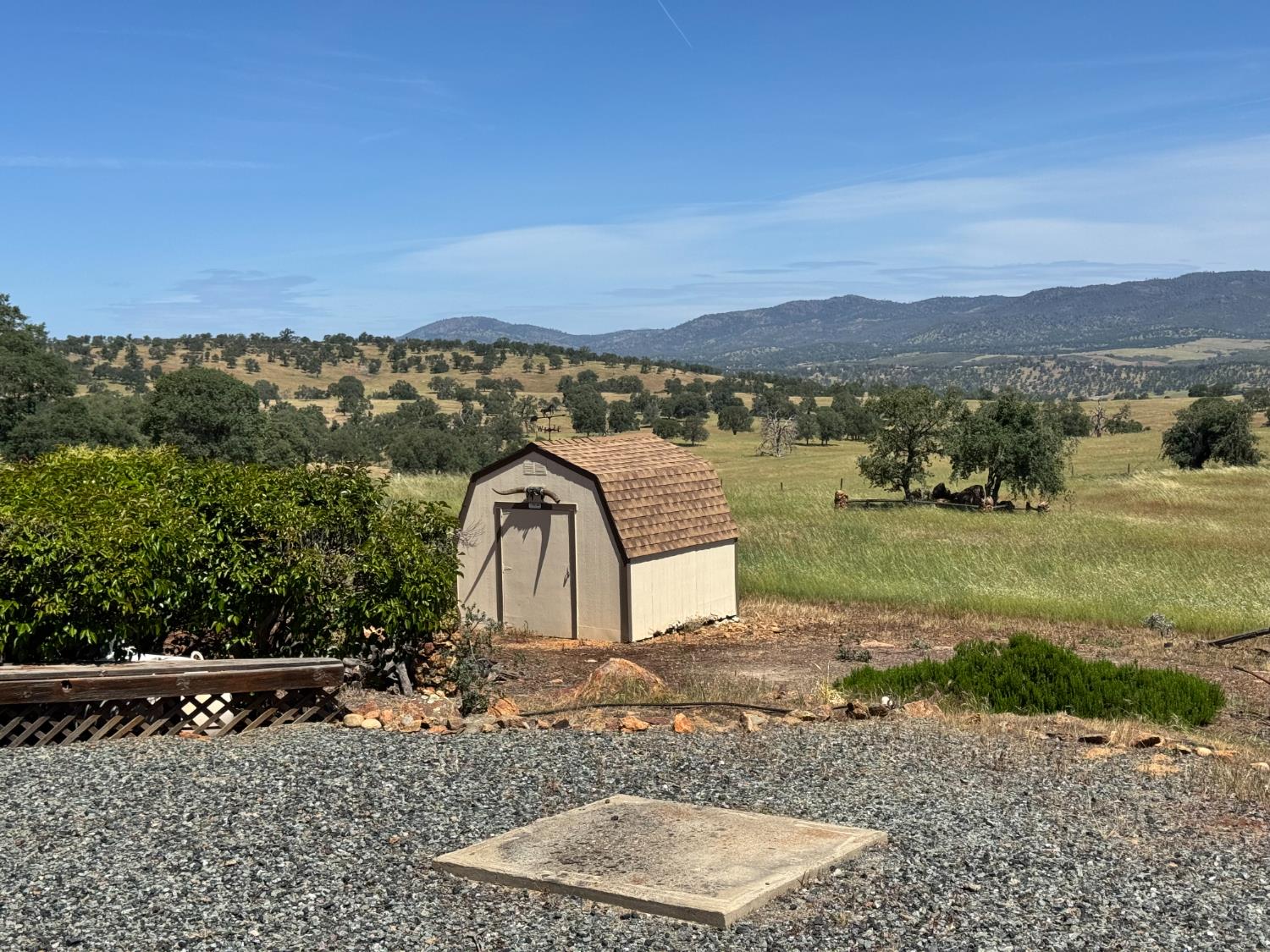 9844 Banderilla Dr, La Grange, CA 95329