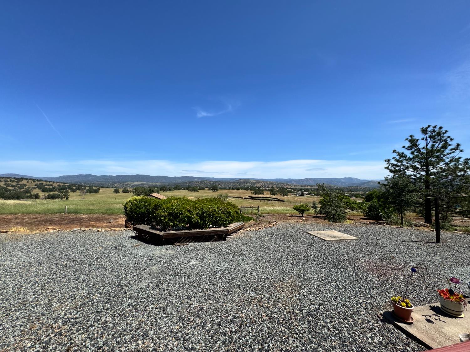 9844 Banderilla Dr, La Grange, CA 95329