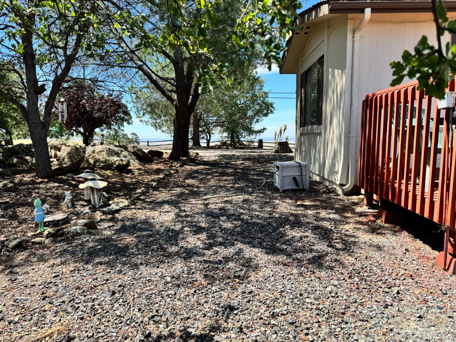 9844 Banderilla Dr, La Grange, CA 95329