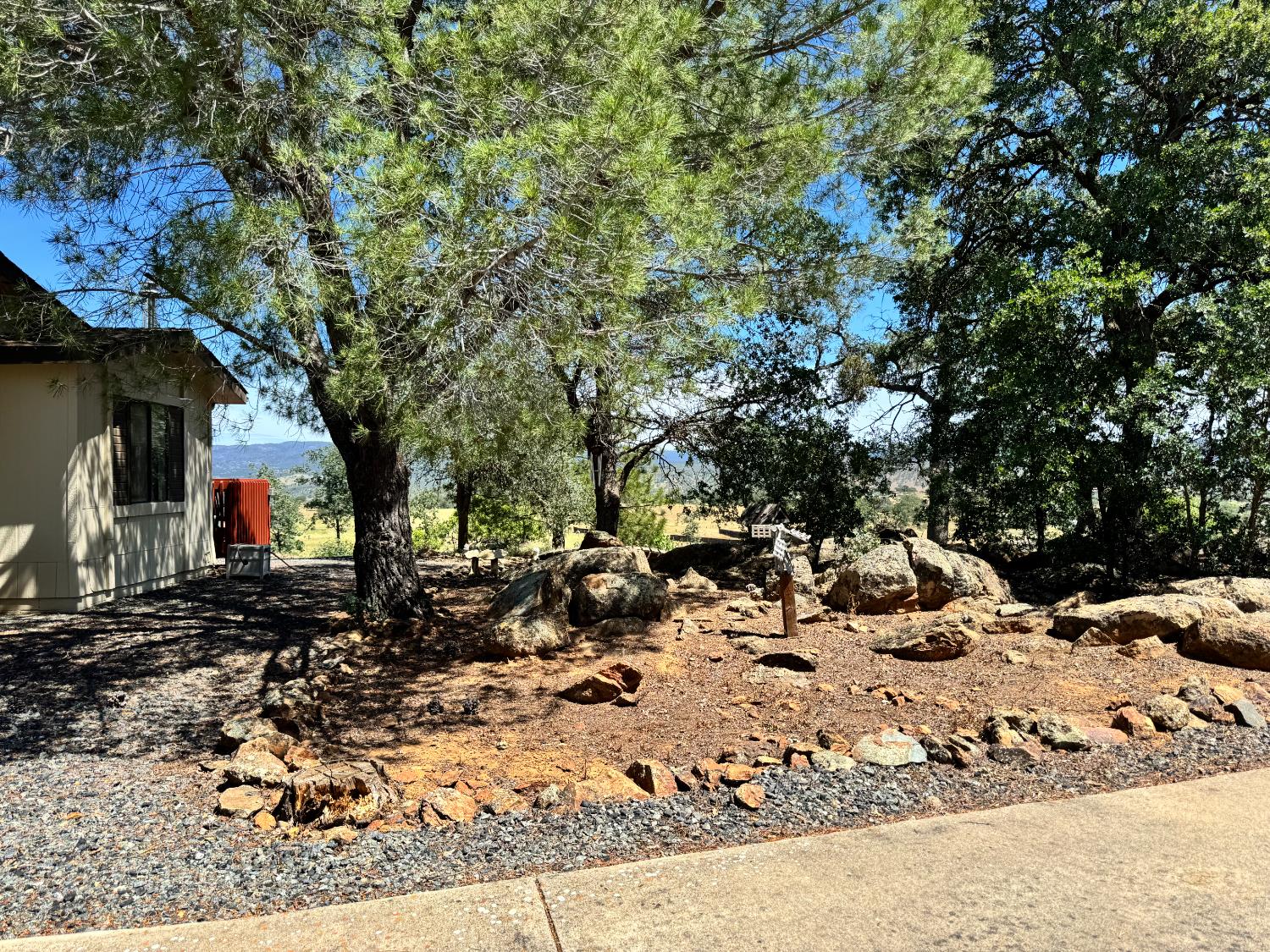 9844 Banderilla Dr, La Grange, CA 95329