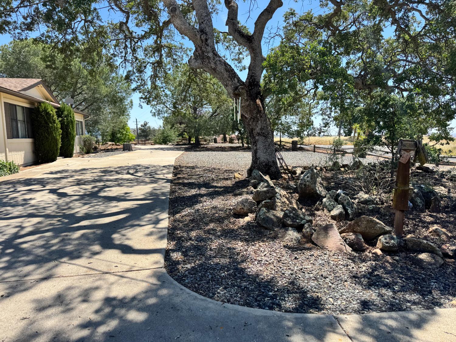 9844 Banderilla Dr, La Grange, CA 95329