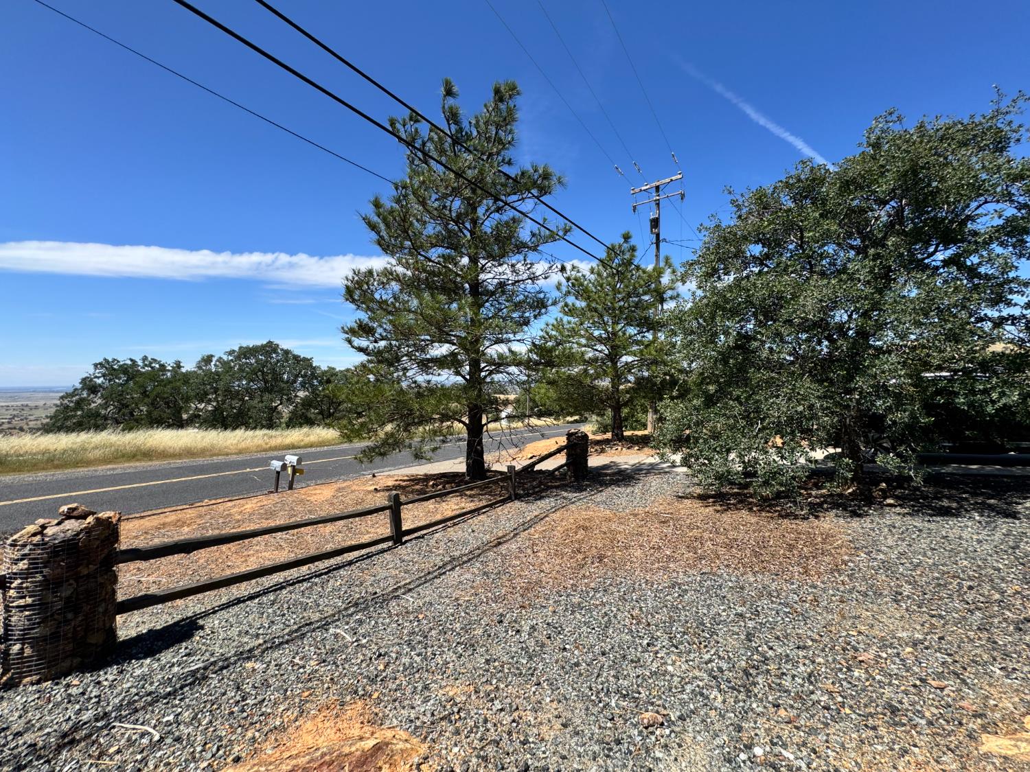 9844 Banderilla Dr, La Grange, CA 95329