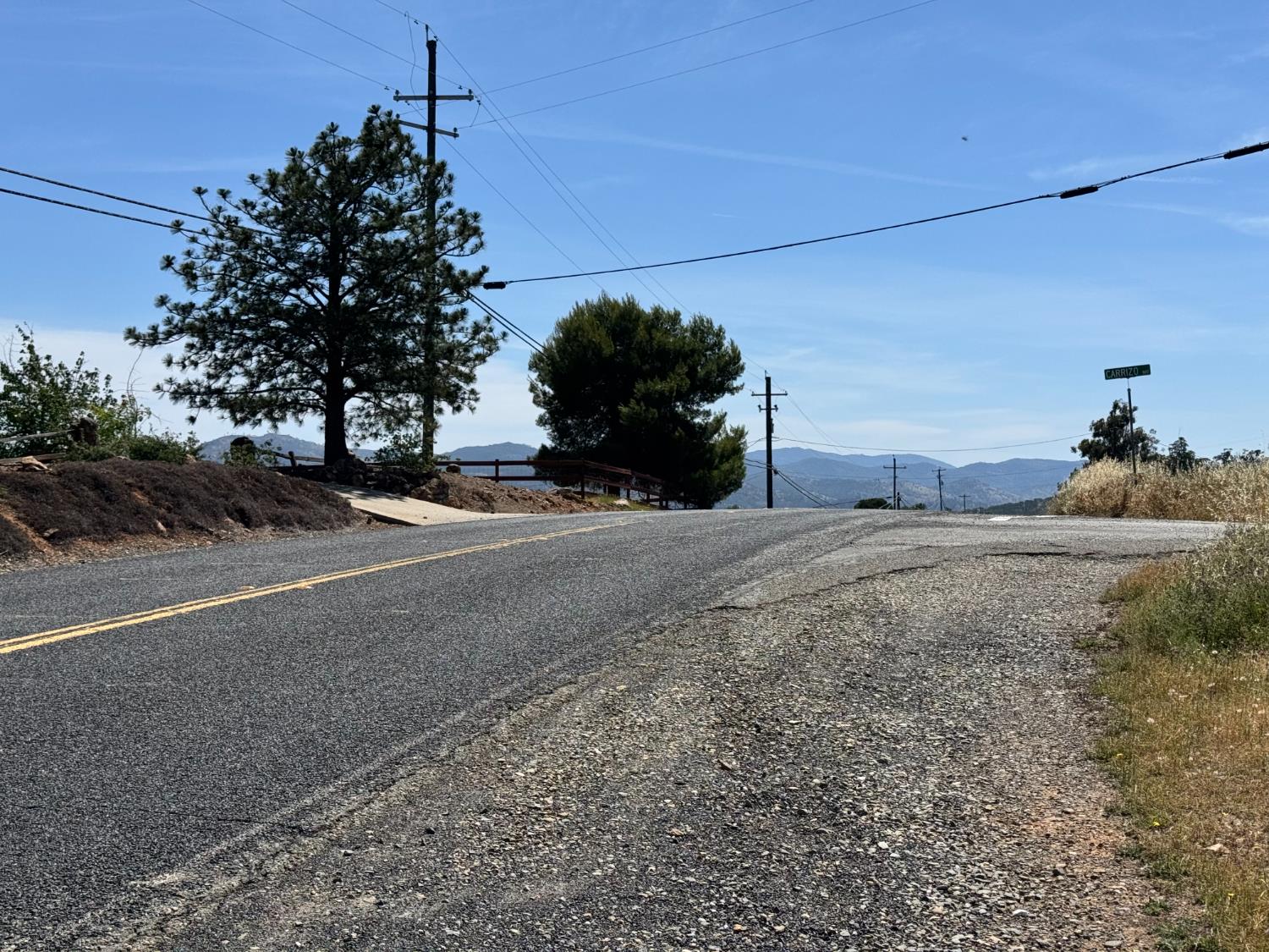 9844 Banderilla Dr, La Grange, CA 95329