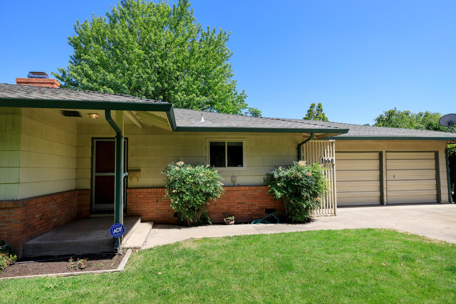 1550 Brayton Ave, Escalon, CA 95320