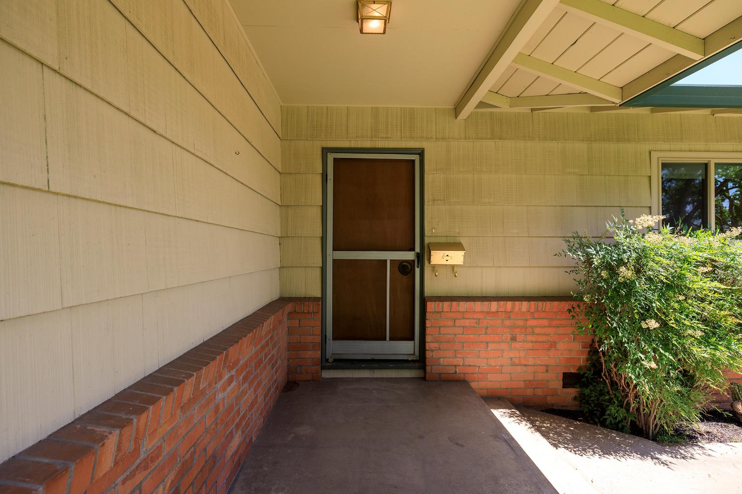 1550 Brayton Ave, Escalon, CA 95320