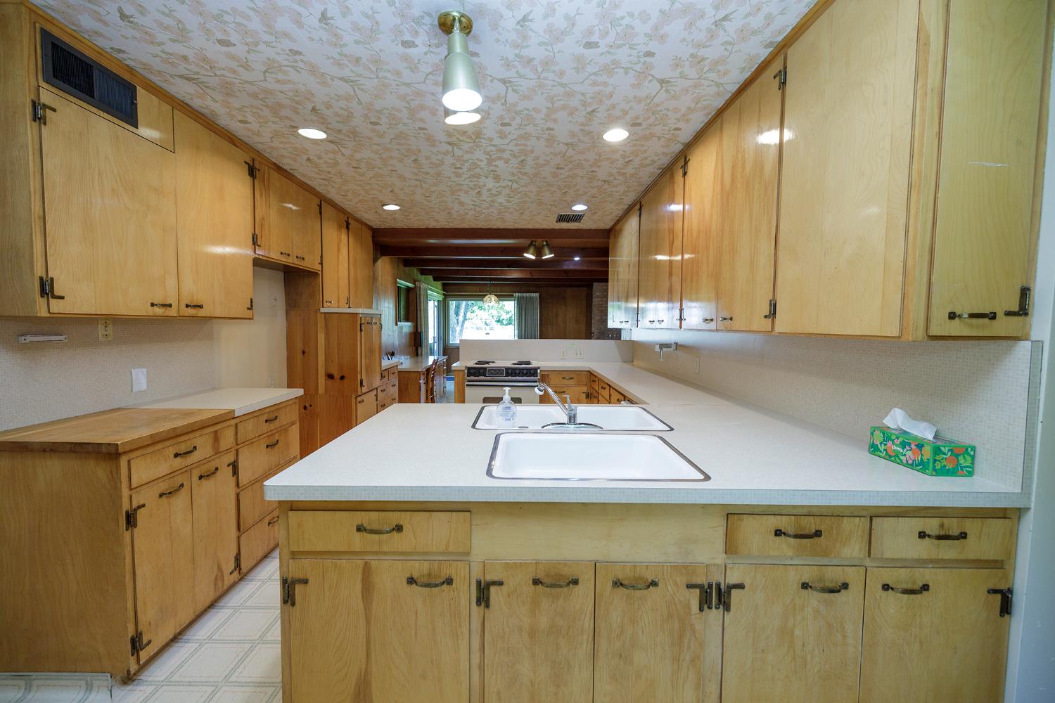 1550 Brayton Ave, Escalon, CA 95320