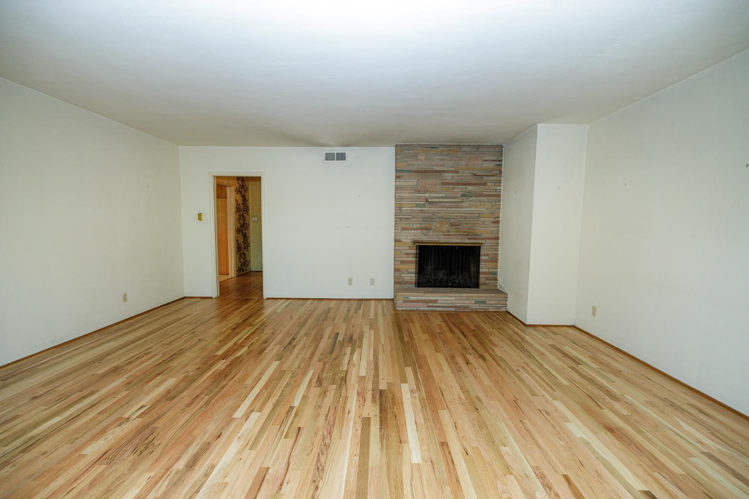 1550 Brayton Ave, Escalon, CA 95320