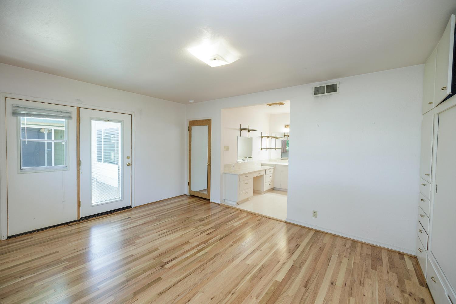 1550 Brayton Ave, Escalon, CA 95320