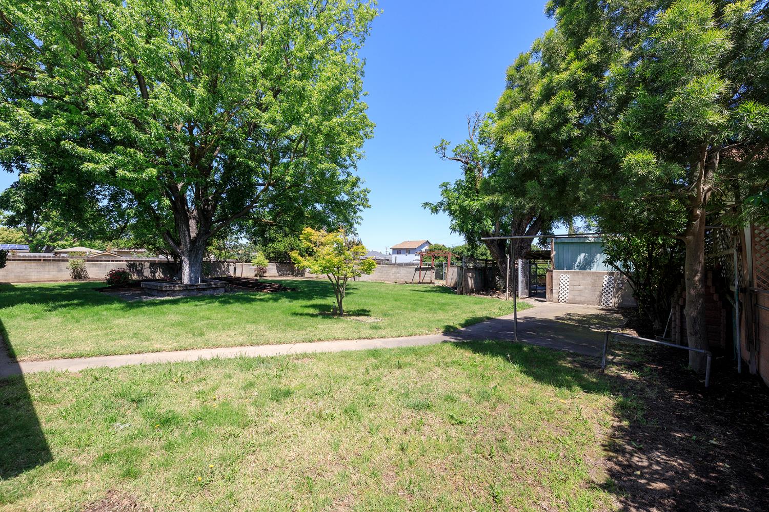 1550 Brayton Ave, Escalon, CA 95320