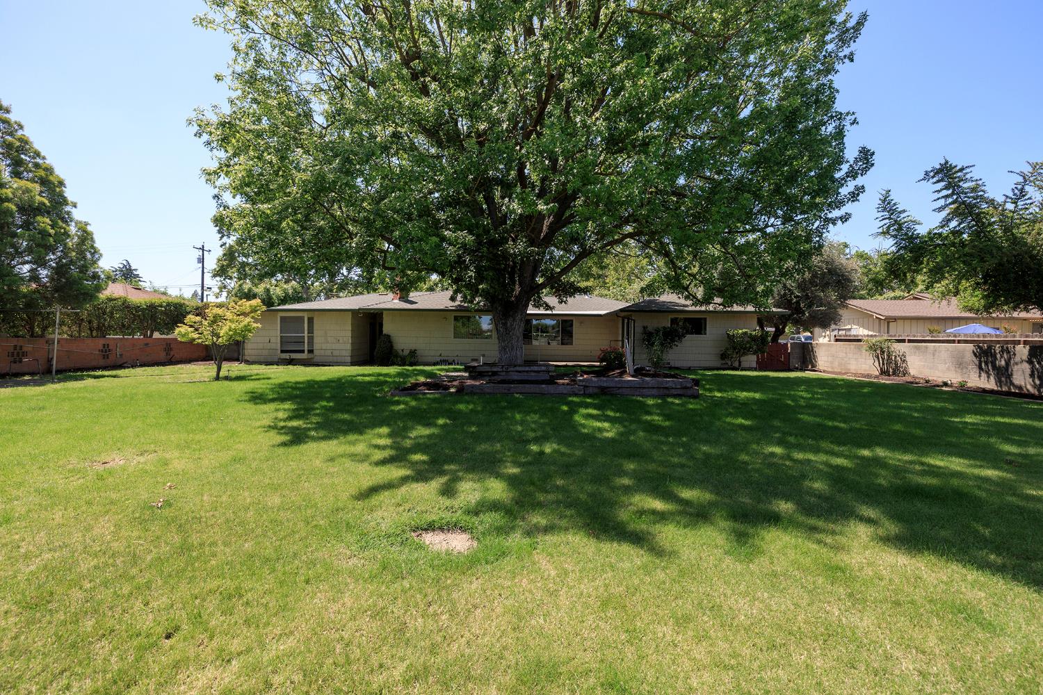 1550 Brayton Ave, Escalon, CA 95320